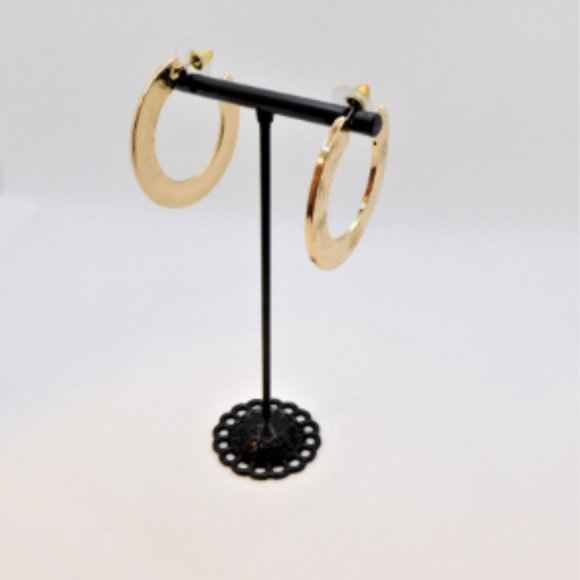 Adorable wide gold textured hoops - Picture 3 of 4